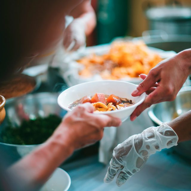 الأثر النفسي للصدقة