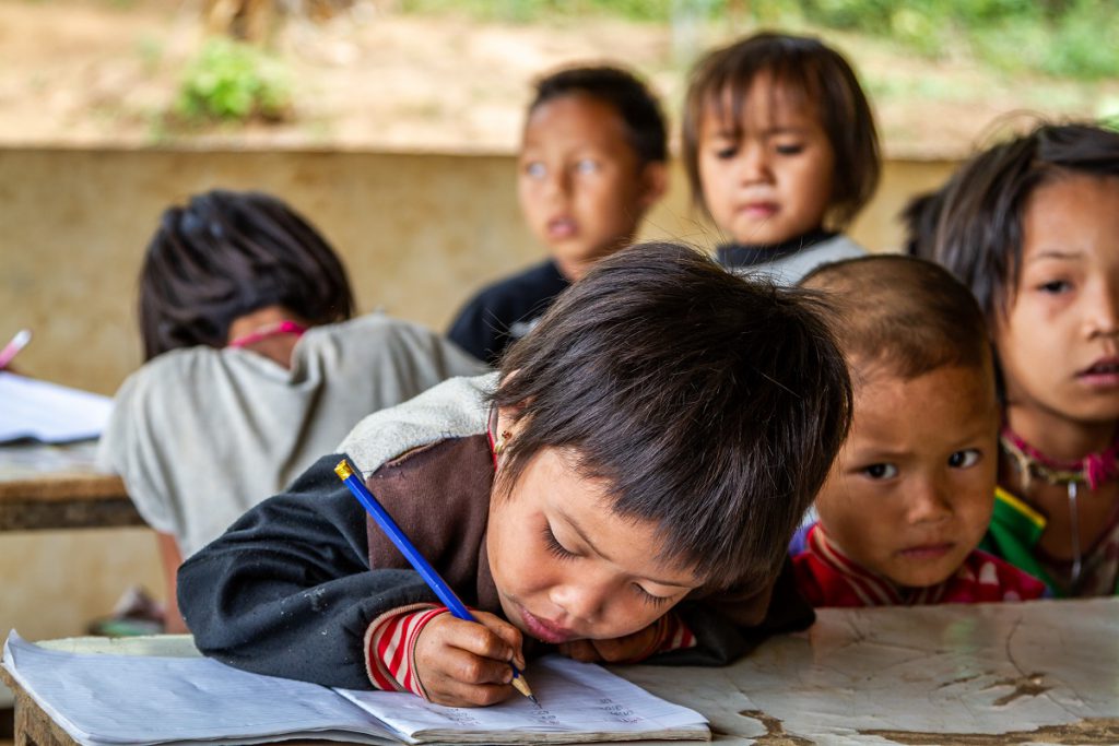 كيف يمكن للتعليم أن يساهم في كسر دائرة الفقر؟