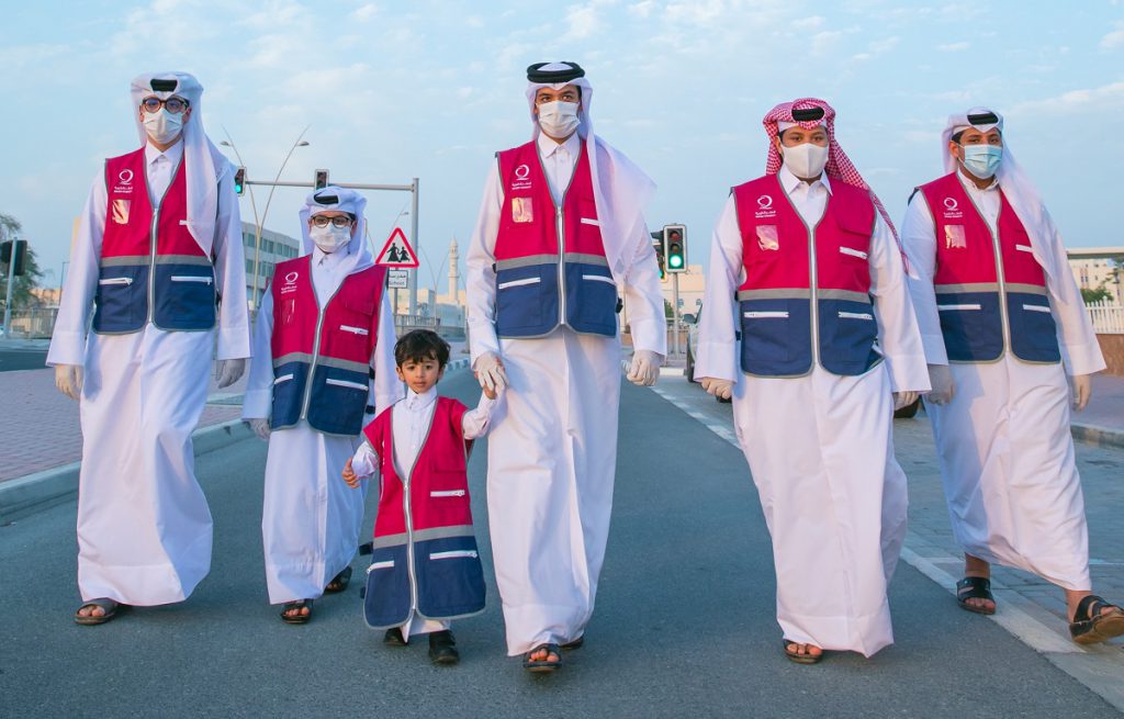 التطوع في قطر 2022: الكيفية، الأماكن، والرد على أكثر الأسئلة شيوعاً