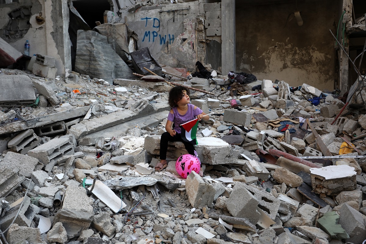تردي الوضع الإنساني في غزة: شلل في القطاعات الخدمية وزيادة الطلب على الغذاء ووسائل العلاج
