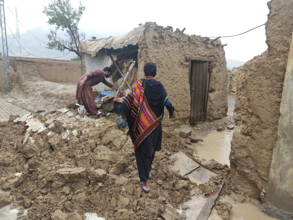 فيضانات باكستان: كارثة غير مسبوقة و3 ملايين طفل تهددهم الأمراض وسوء التغذية