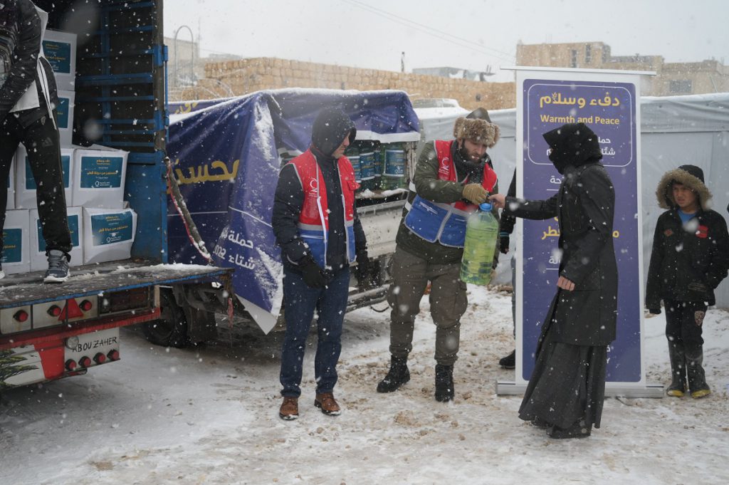 حملة الشتاء في قطر: موسم للخير والعطاء ونصرة المحتاجين والمتضررين