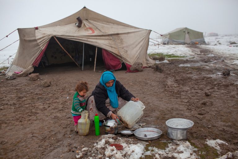معاناة اللاجئين السوريين في الشتاء